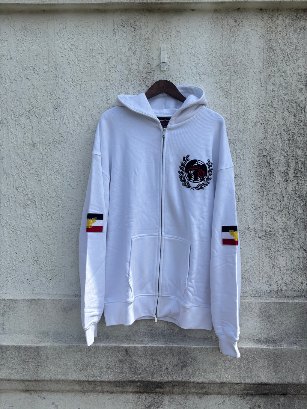 Murd333r.fm "Peacemaker" White Hoodie